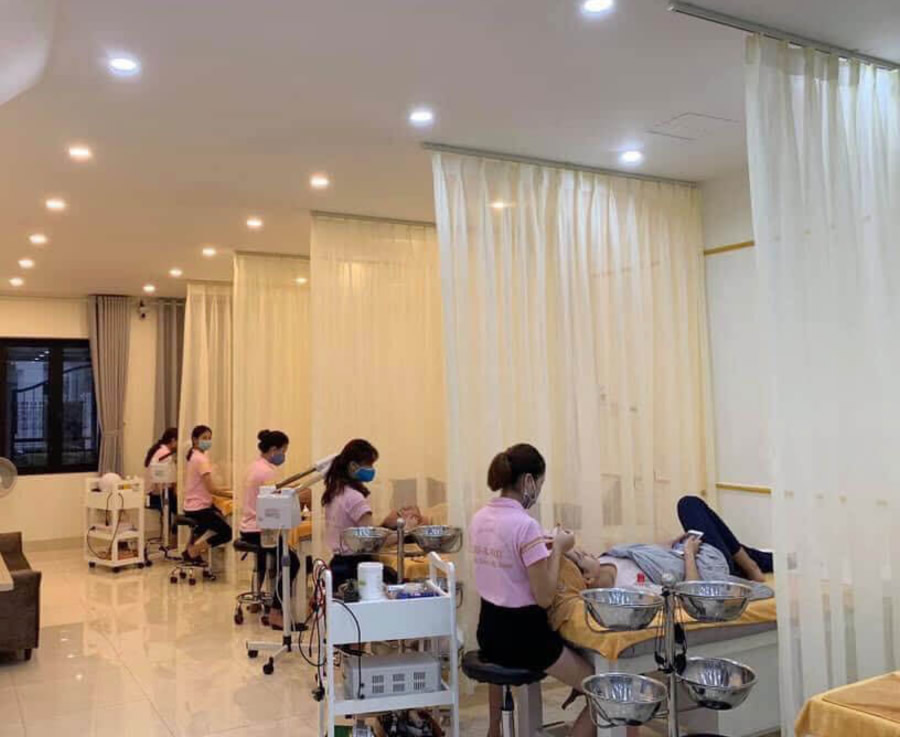 Rèm voan spa ngăn giường